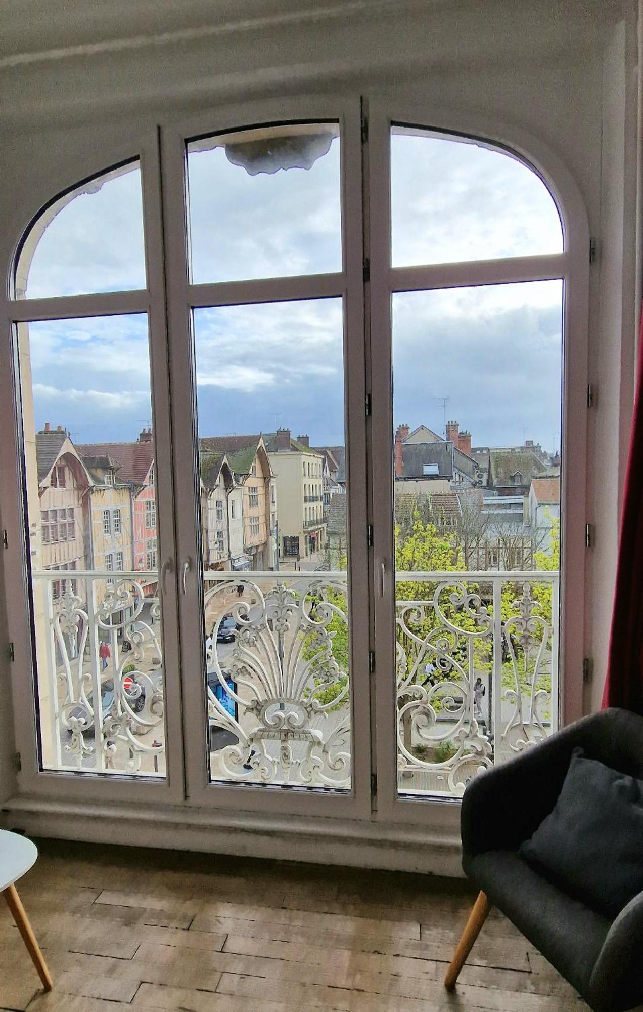 Au Coeur De Ville Troyes Eksteriør bilde
